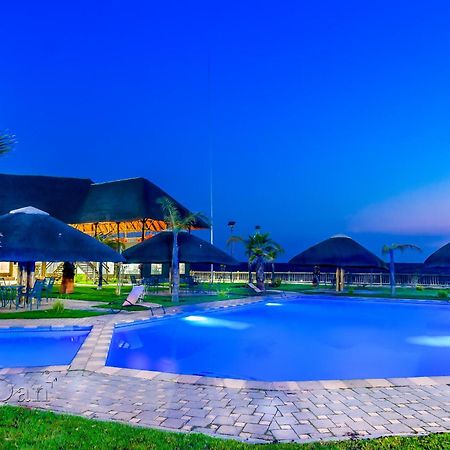 Big Valley Game Lodge Lobatse Buitenkant foto