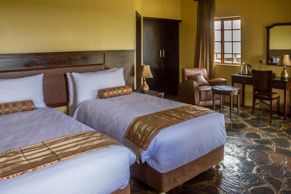 Big Valley Game Lodge Lobatse Buitenkant foto