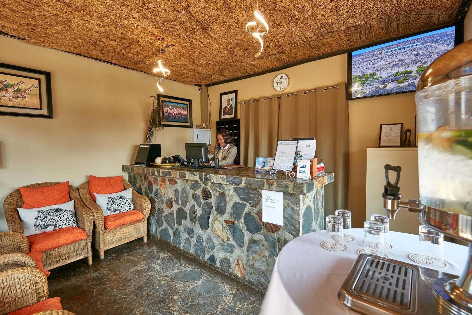 Big Valley Game Lodge Lobatse Buitenkant foto